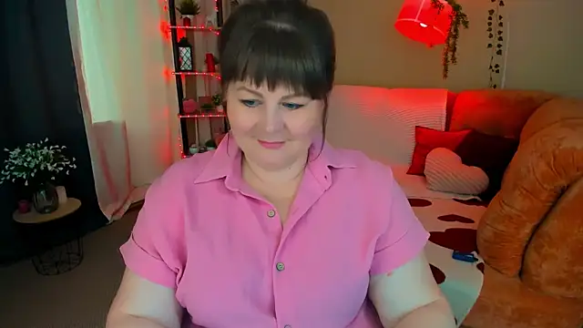 Snapshot of CrystaalStaar chatting on July 7, 11:47 am CrystaalStaar online show from July 7, 11:47 am