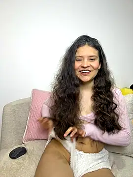 Snapshot of Emilyybennet_ chatting on October 19, 12:11 am Emilyybennet online show from October 19, 12:11 am