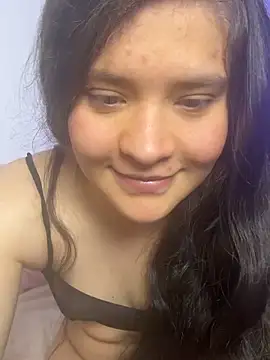 Snapshot of Emilyybennet_ chatting on November 26, 2:45 am Emilyybennet online show from November 26, 2:45 am