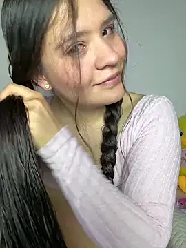 Emilyybennet  online show from March 16, 11:09 pm