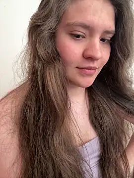 Emilyybennet  online show from April 13, 4:12 pm