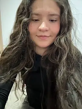 Emilyybennet  online show from April 23, 10:56 pm