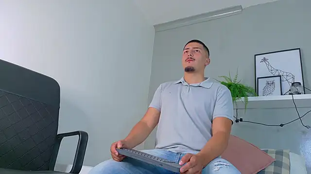 MrFox   online show from October 28, 7:27 pm