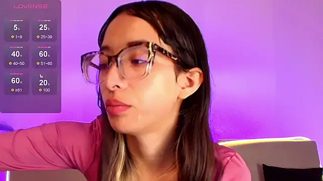 Emilia Bons online show from April 13, 2:44 pm