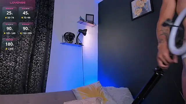 MarkSantozz online show from October 28, 7:05 pm