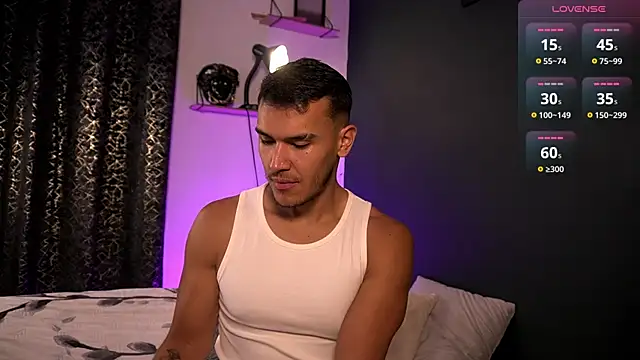 MarkSantozz online show from April 21, 9:06 pm