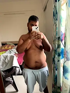 Snapshot of blrguychub chatting on September 14, 5:06 am blrguychub online show from September 14, 5:06 am