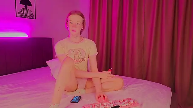 Olivia-Pink online show from July 9, 4:33 pm