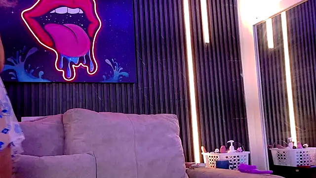 SophiaSummer online show from October 12, 11:53 am