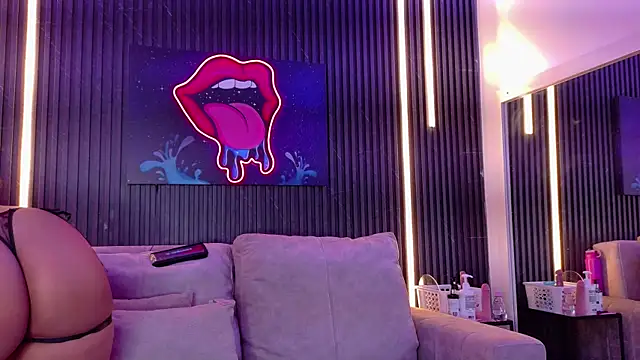 SophiaSummer online show from October 14, 7:47 pm