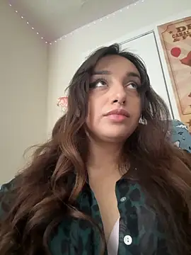 CharmingMaddie online show from November 30, 5:17 pm