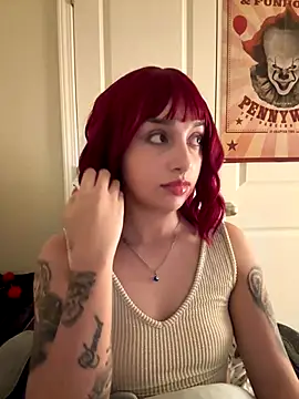 CharmingMaddie online show from December 21, 6:42 am