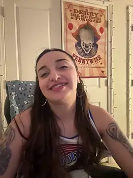 CharmingMaddie online show from April 18, 5:11 am