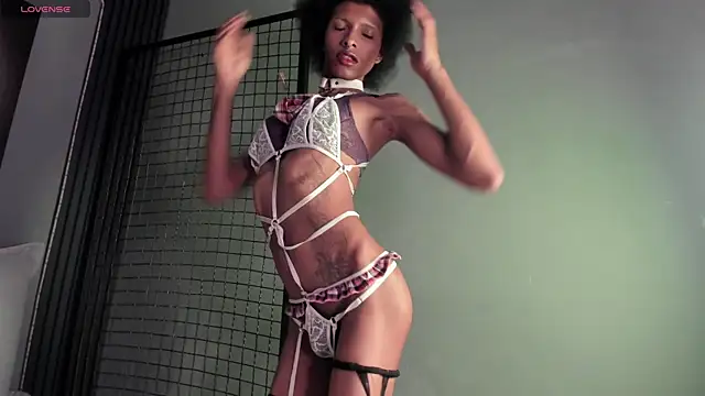 Violett Salvatore online show from April 16, 4:19 pm