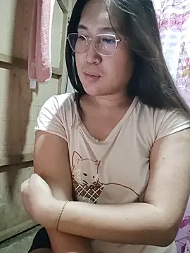 Snapshot of Romantic_Sabrina chatting on July 30, 7:35 pm Romantic Sabrina online show from July 30, 7:35 pm
