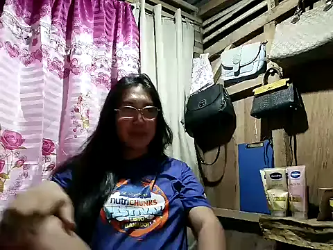Snapshot of Romantic_Sabrina chatting on August 3, 12:10 pm Romantic Sabrina online show from August 3, 12:10 pm