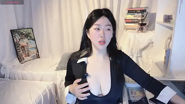 Emmaq996 online show from March 17, 2:05 am