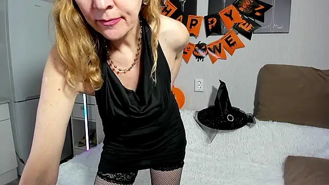 Snapshot of Wet4ryou chatting on October 23, 7:18 am Wet4ryou online show from October 23, 7:18 am