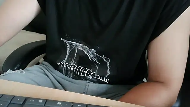 Snapshot of bigbb101011 chatting on November 9, 1:59 am bigbb101011 online show from November 9, 1:59 am