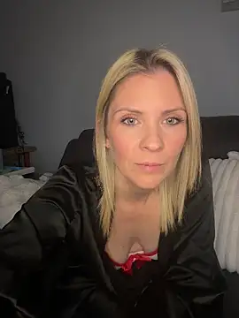 Lexi-Lux-X online show from January 12, 2:39 am