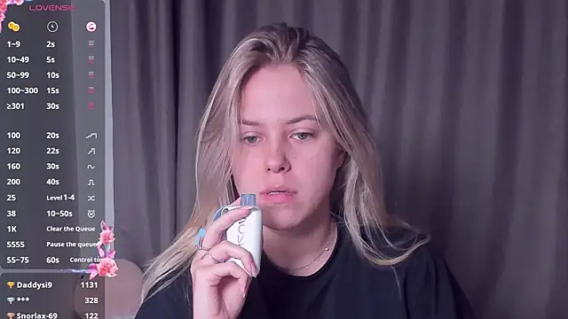 Snapshot of AngelAnty chatting on October 13, 3:23 pm AngelAnty online show from October 13, 3:23 pm