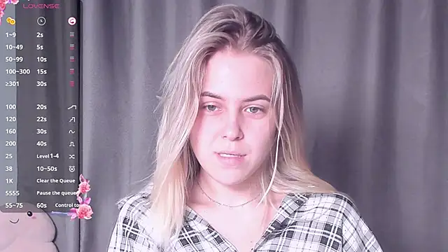 Snapshot of AngelAnty chatting on October 16, 3:24 pm AngelAnty online show from October 16, 3:24 pm