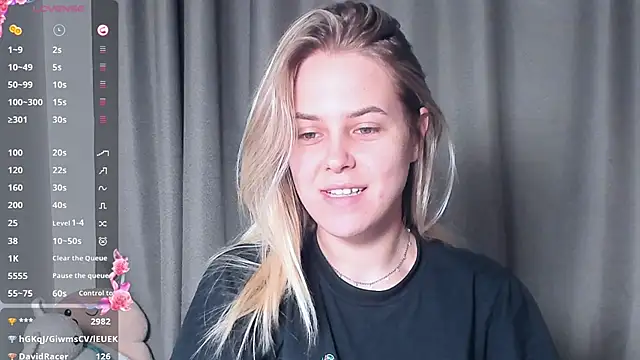 Snapshot of AngelAnty chatting on October 25, 3:07 pm AngelAnty online show from October 25, 3:07 pm