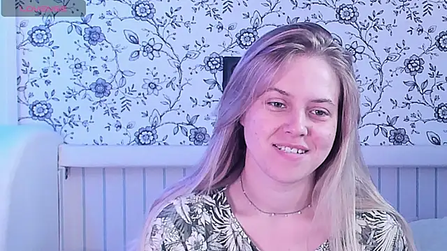 Snapshot of AngelAnty chatting on June 27, 12:10 pm AngelAnty online show from June 27, 12:10 pm