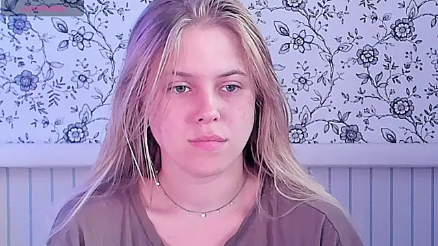 Snapshot of AngelAnty chatting on July 9, 1:15 pm AngelAnty online show from July 9, 1:15 pm