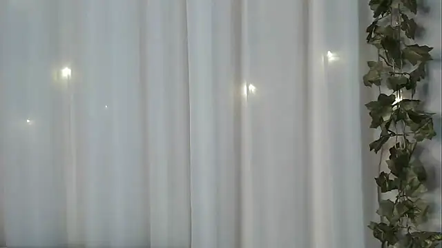 angelainparis28 online show from November 9, 6:44 am