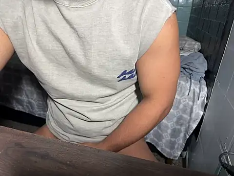 Snapshot of drigoprivaa chatting on December 19, 12:06 am drigoprivaa online show from December 19, 12:06 am