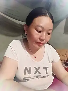 Snapshot of mptan73 chatting on May 20, 12:00 pm mptan73 online show from May 20, 12:00 pm