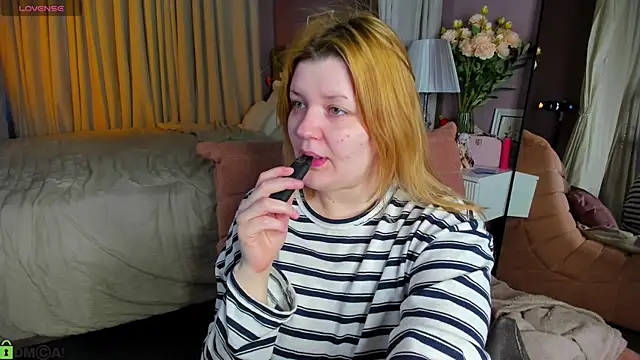 Michele Greenn online show from April 22, 1:08 am