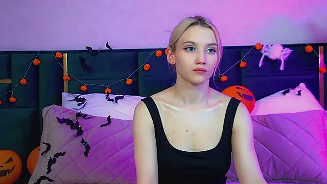 Snapshot of StacyEvances chatting on October 24, 6:04 pm StacyEvances online show from October 24, 6:04 pm