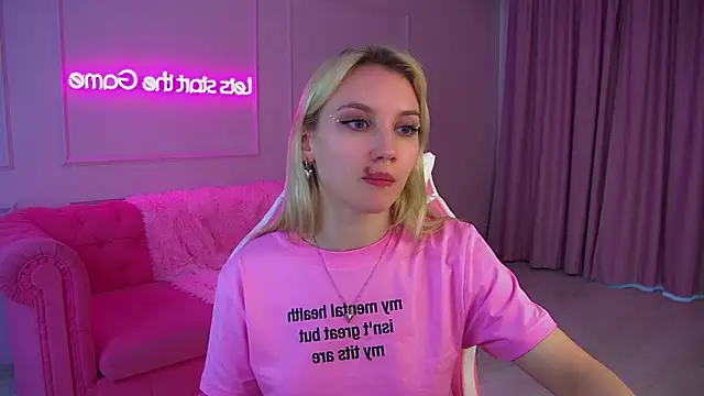 Snapshot of StacyEvances chatting on November 14, 6:23 am StacyEvances online show from November 14, 6:23 am