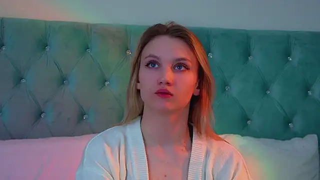 StacyEvances online show from March 22, 6:11 pm