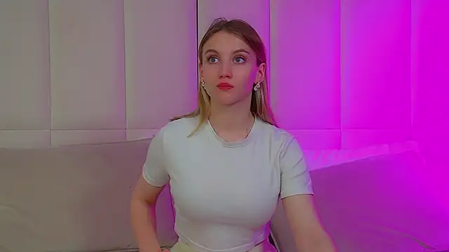 Snapshot of StacyEvances chatting on June 7, 6:22 pm StacyEvances online show from June 7, 6:22 pm