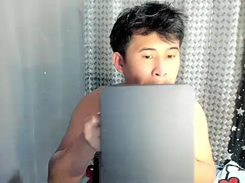 Snapshot of Adim-pinoy146 chatting on June 2, 6:04 am Adim-pinoy146 online show from June 2, 6:04 am