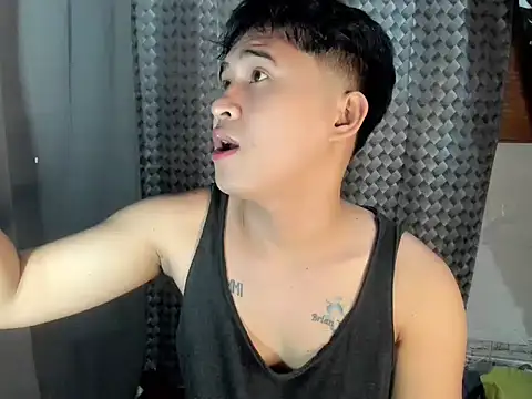 Snapshot of Adim-pinoy146 chatting on June 10, 10:52 pm Adim-pinoy146 online show from June 10, 10:52 pm