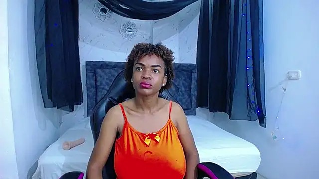 Snapshot of mia__thomson_ chatting on October 22, 12:38 pm mia thomson online show from October 22, 12:38 pm