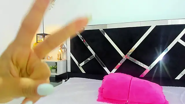 iisabella noa online show from September 15, 12:38 pm