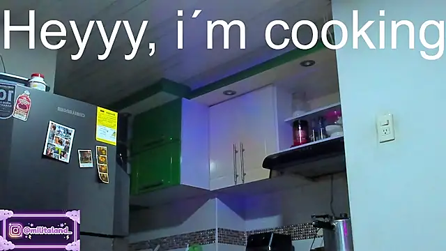 Snapshot of milita_houston chatting on September 30, 2:38 am milita houston online show from September 30, 2:38 am