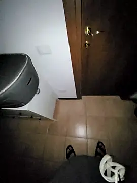 giova17cm online show from April 23, 8:00 pm