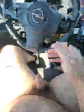 Snapshot of giova17cm chatting on June 12, 1:10 pm giova17cm online show from June 12, 1:10 pm