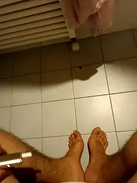 Snapshot of giova17cm chatting on July 8, 8:57 pm giova17cm online show from July 8, 8:57 pm