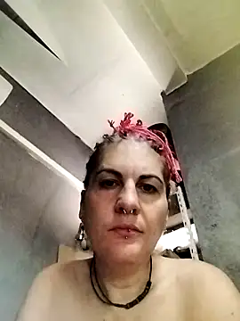 est 82 online show from October 2, 9:05 am