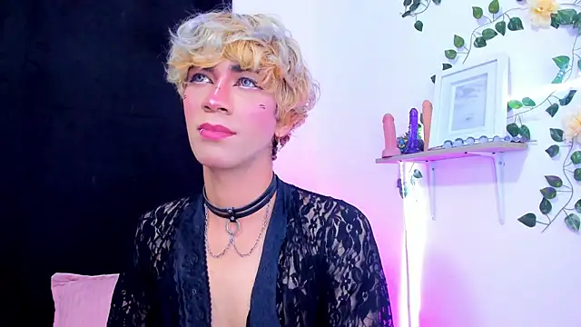 Snapshot of Cooperrosscute233 chatting on October 26, 4:35 pm Cooperrosscute233 online show from October 26, 4:35 pm