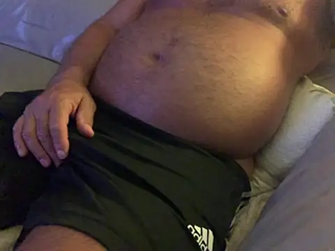 Snapshot of Freddiefirefly chatting on February 6, 6:33 pm Freddiefirefly online show from February 6, 6:33 pm