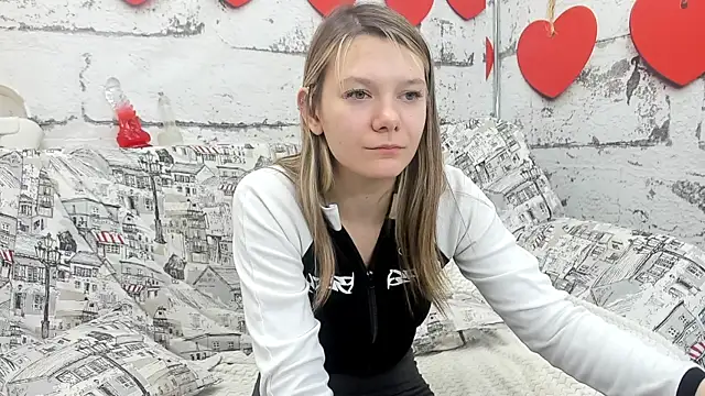 Snapshot of Sunny_Sammy chatting on October 18, 8:15 am Sunny Sammy online show from October 18, 8:15 am