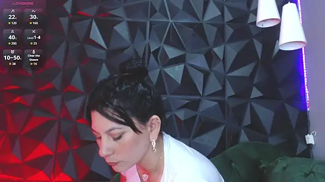 helenasaenz online show from December 2, 12:32 pm